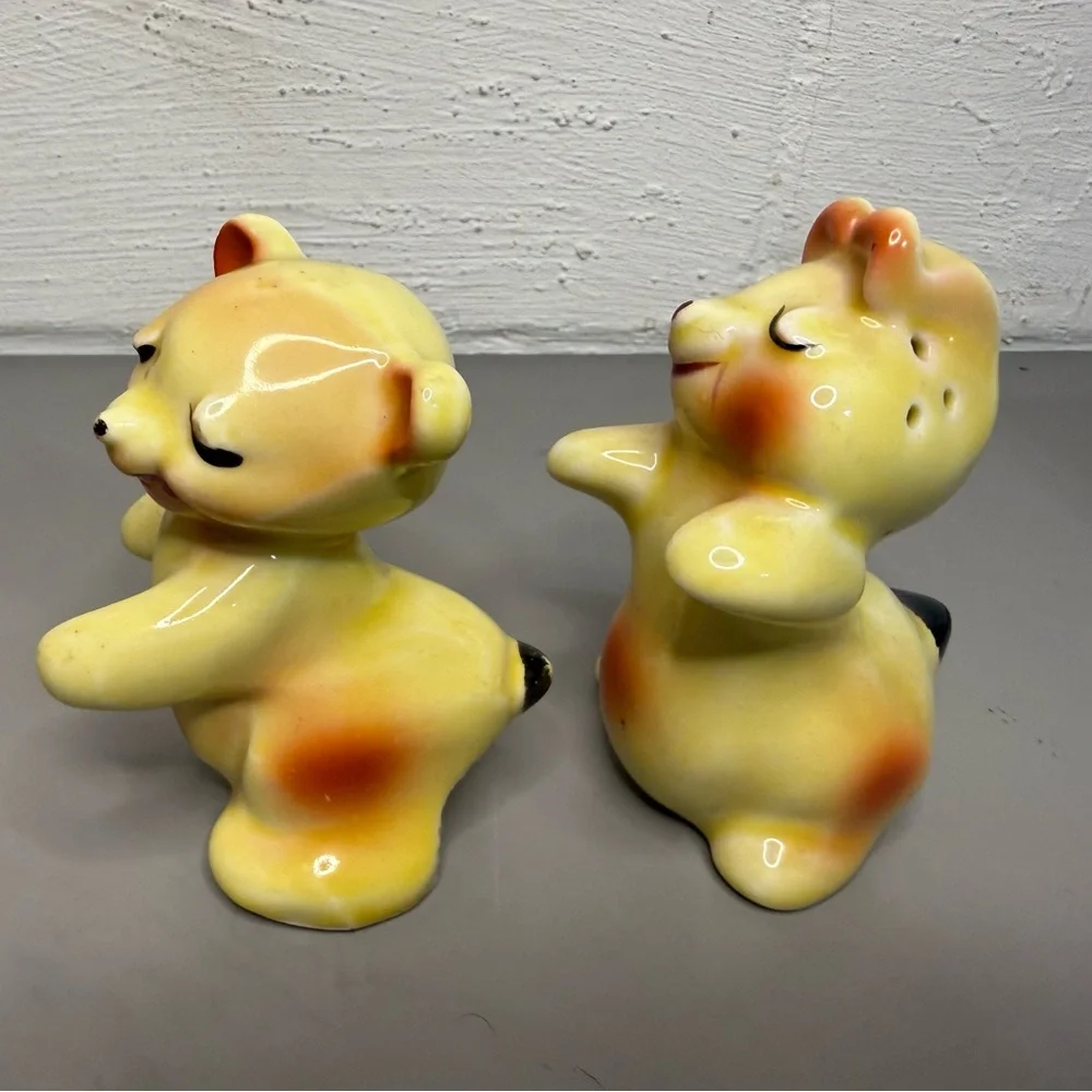 Vintage 1950’s Van Tellingen Hugging Yellow Bears Salt & Pepper Set - Picture 6 of 8